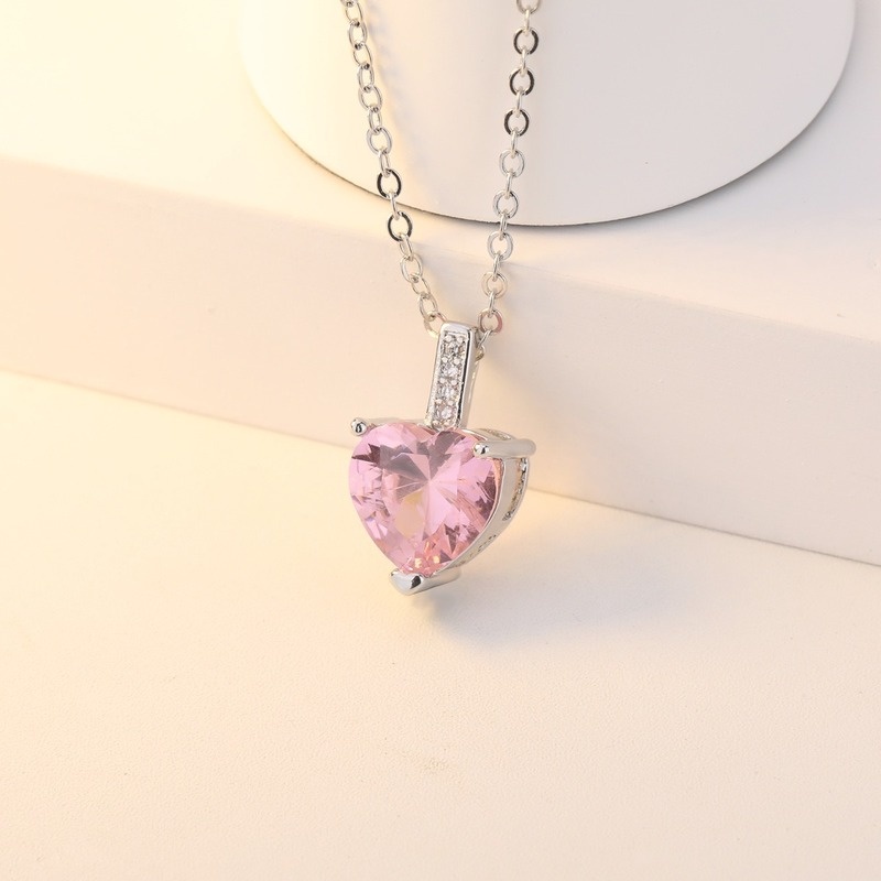 [Ready Stock]Fashion Pink Diamond Heart-Shaped Gemstone Necklace Exquisite Pendant