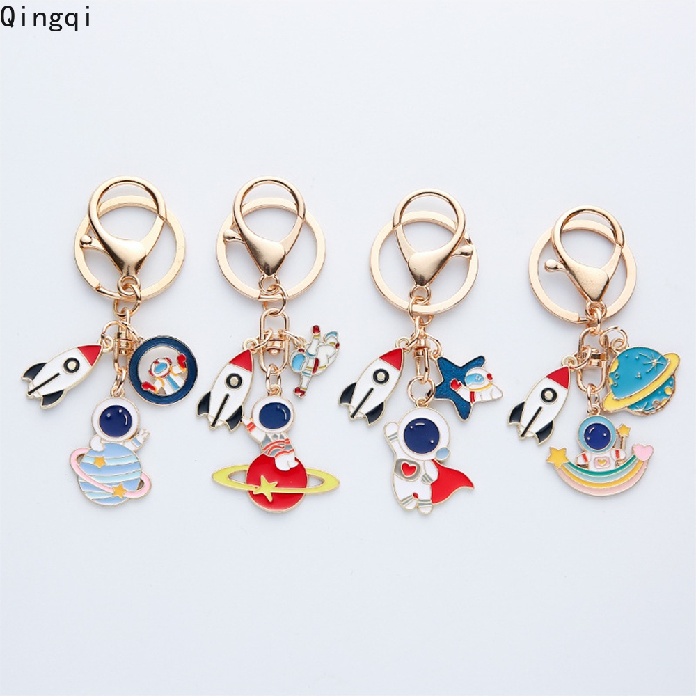 Gantungan Kunci Bentuk Astronot / Roket / Bintang Bahan Metal Charms