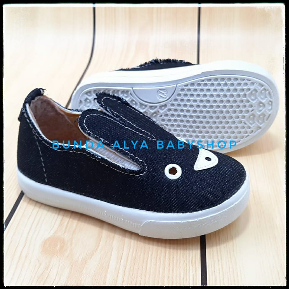 Sepatu Anak Jeans Usia 1 - 4 Tahun HITAM Sepatu Anak Cewek Cowok Jeans Denim Alas Karet Anti Licin Size 22 - 30