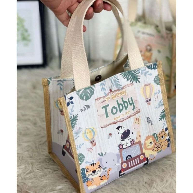 

ERICA BAG UKURAN (25X15X25) SOUVENIR CASTEM