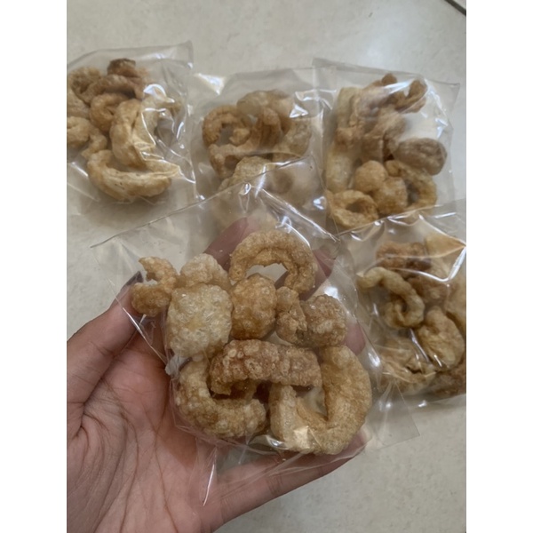 

Krupuk babi samcan kriuk khas bali