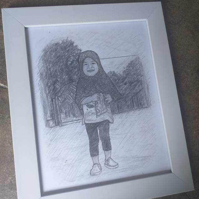 SKETSA wajah dari pensil dan kerayon full custom bingkai putih
