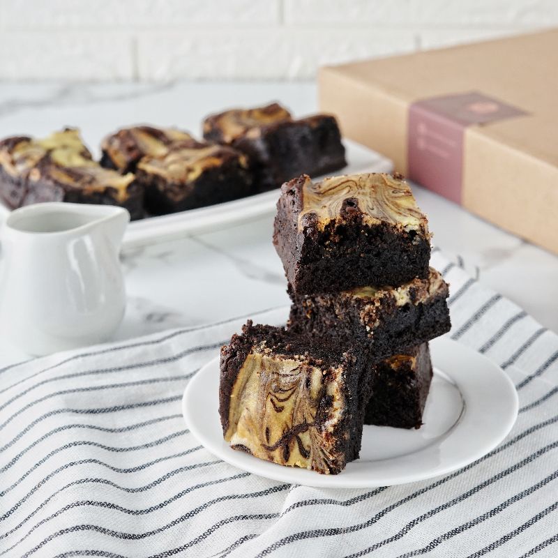 

Brownie with cream cheese