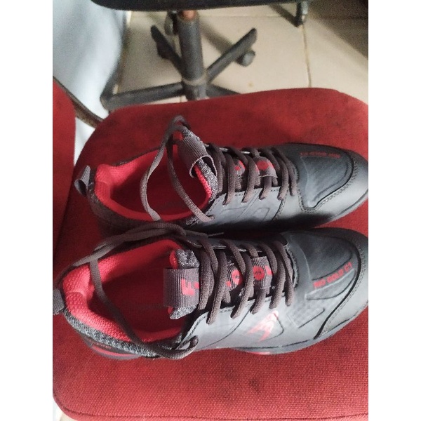 sepatu badminton rio gold c1