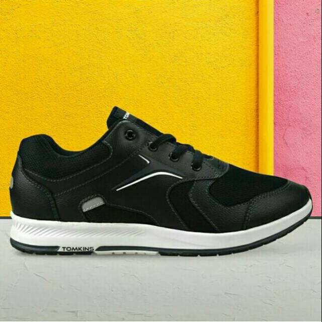 Sepatu tomkins pria slender black white