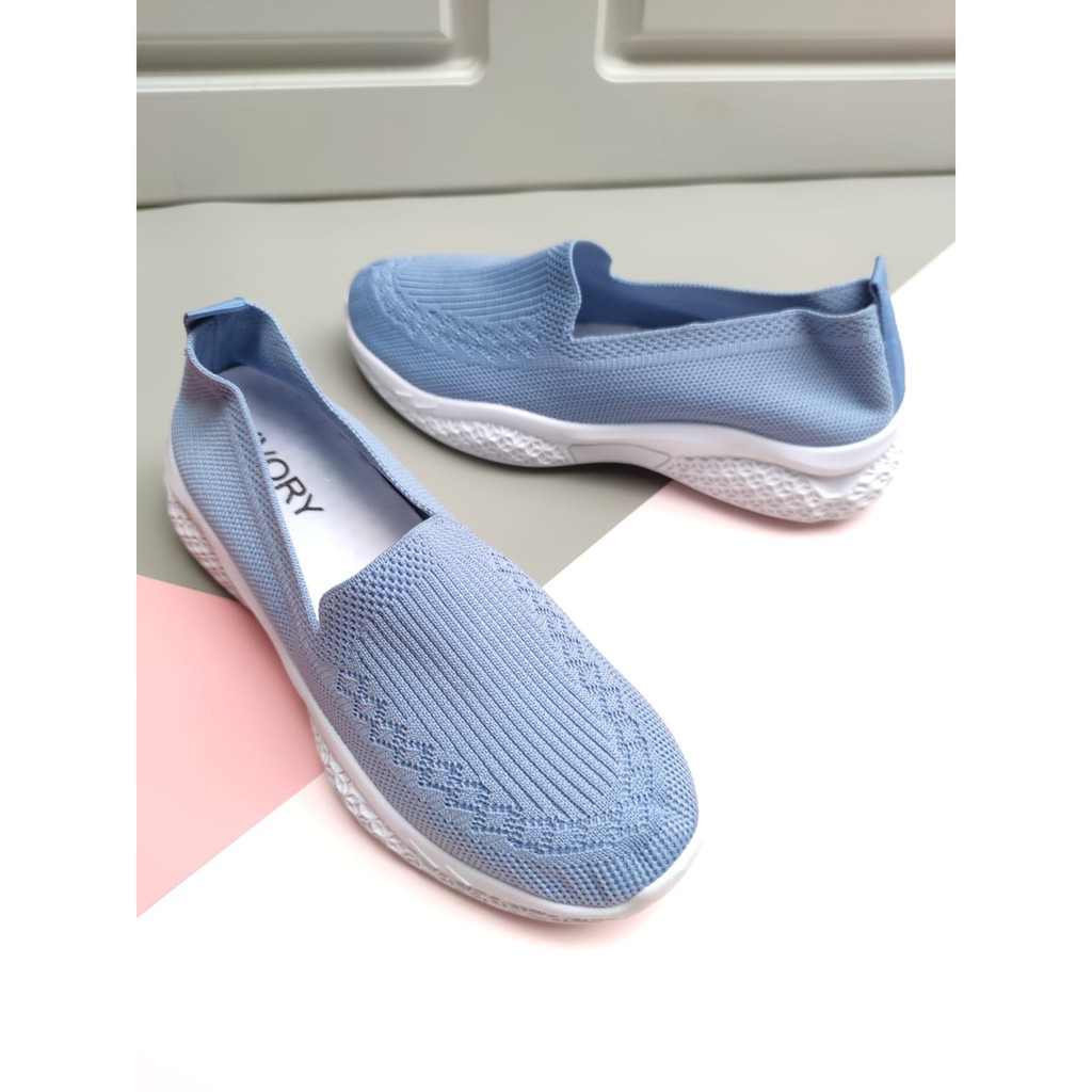 IVORY Sepatu Wanita Slip On Rajut Import U99-2