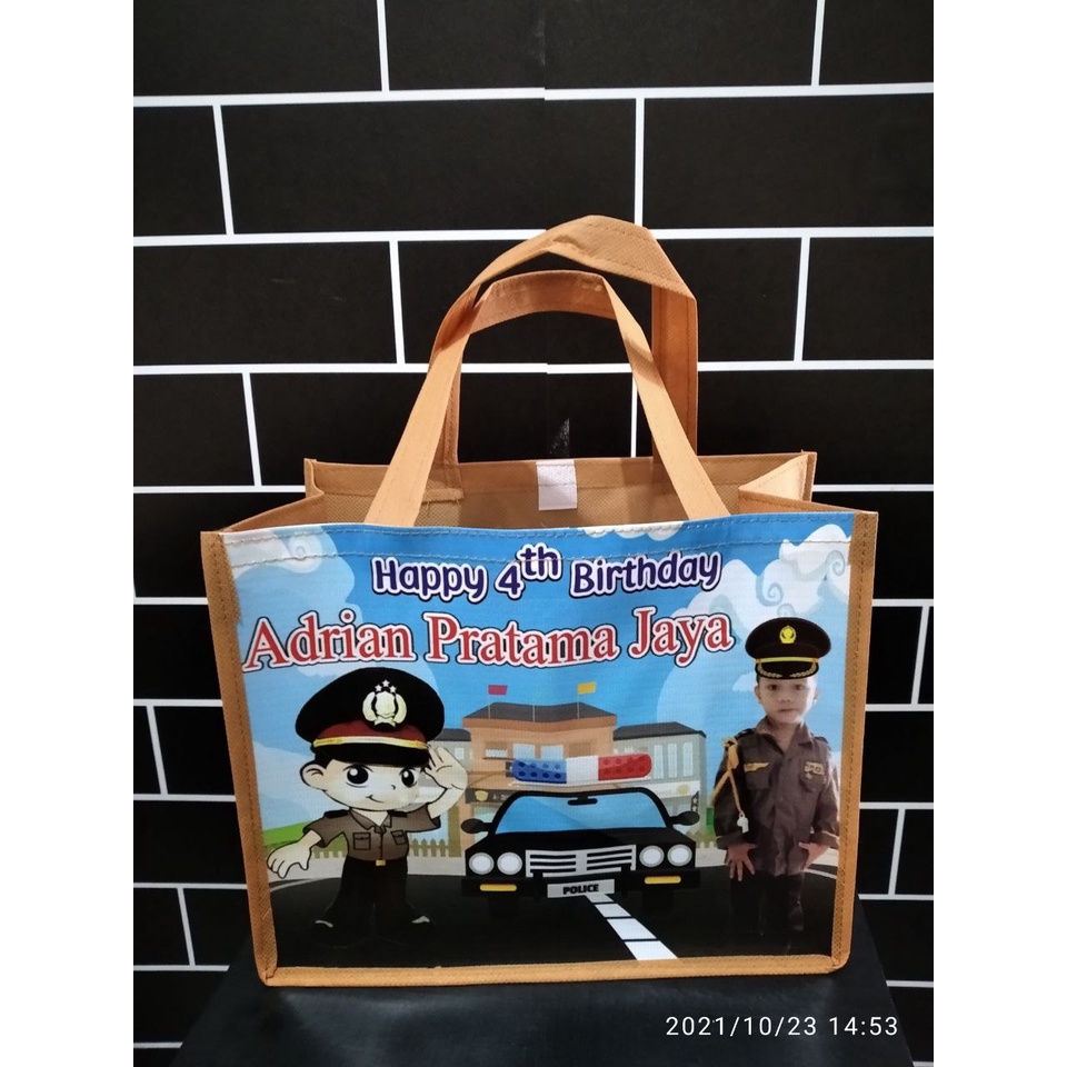 

Tas ultah anak custom ukuran 30x14x40/ Tas souvenir/ Tas unik