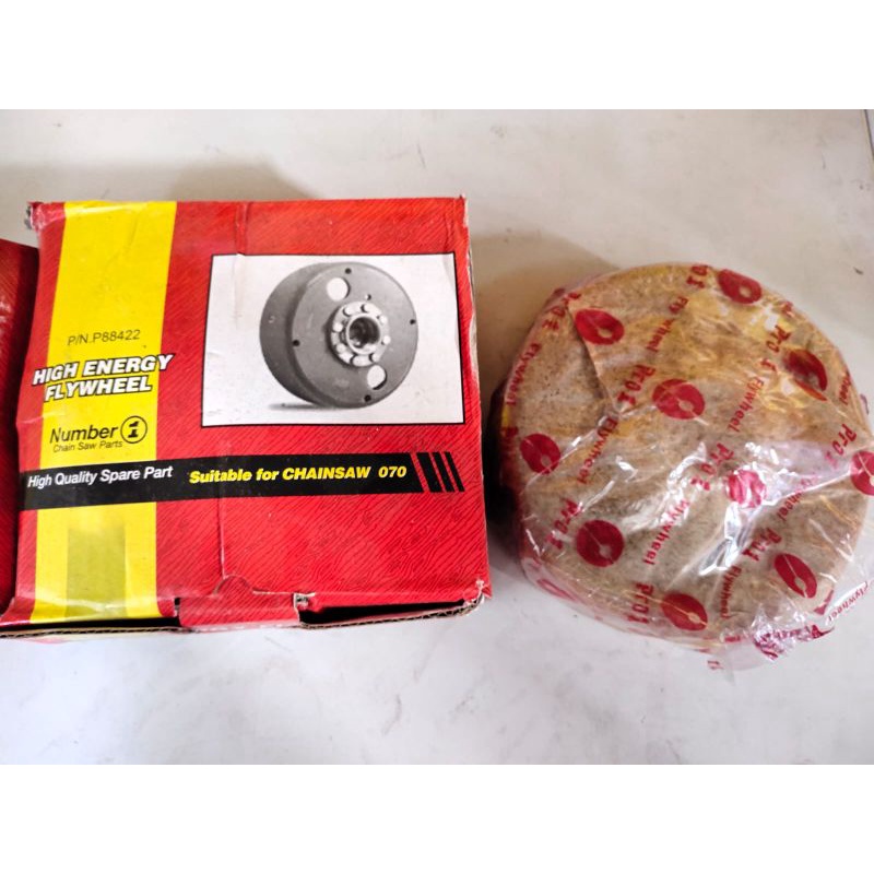 flywheel chainsaw 070 pro 1