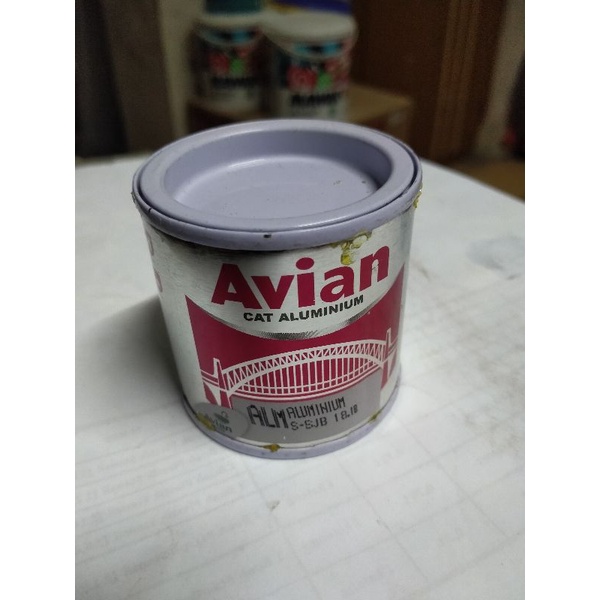 Cat Kayu Besi Avian warna silver 100 cc