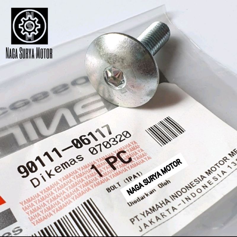 Baut L cover bawah body R15 VVA V3 R15 V2 R25 MT15 Vixion R 90111-06117 ORI