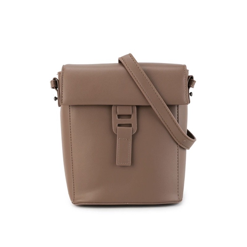 sling bag London berry by huer