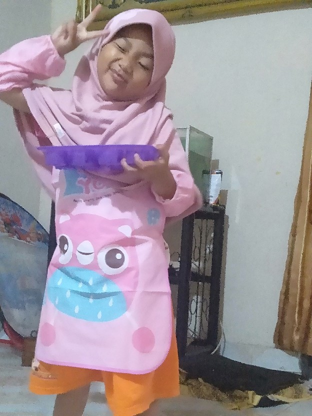 Celemek Masak Dengan Bahan Tahan Air Dan Gambar Motif Untuk Anak-anak