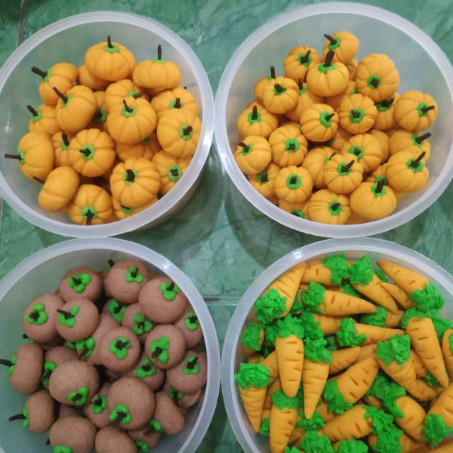 

kue kering karakter