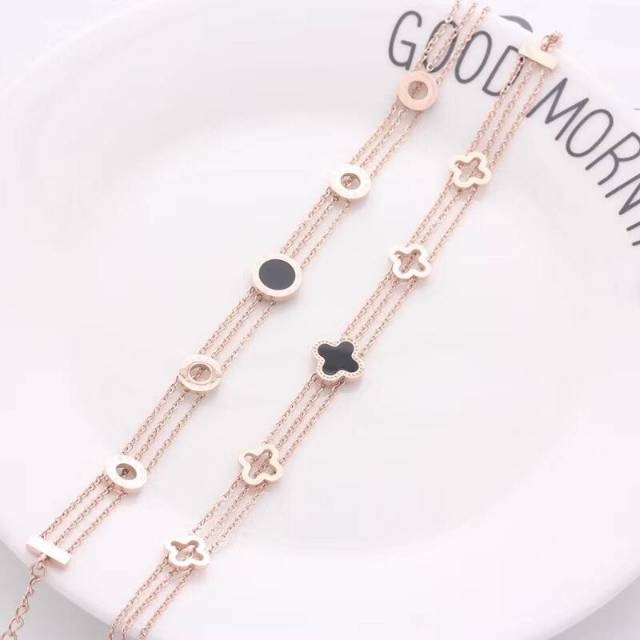 GELANG TANGAN / GELANG TANGAN WANITA / GELANG TANGAN TITANIUM ANTI KARAT / GELANG TANGAN LV / GELANG