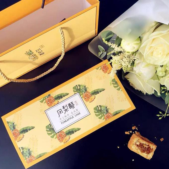 

Buruan Serbu] Box Nastar Taiwan 1 Set + Paperbag Sekat 6 Yellow