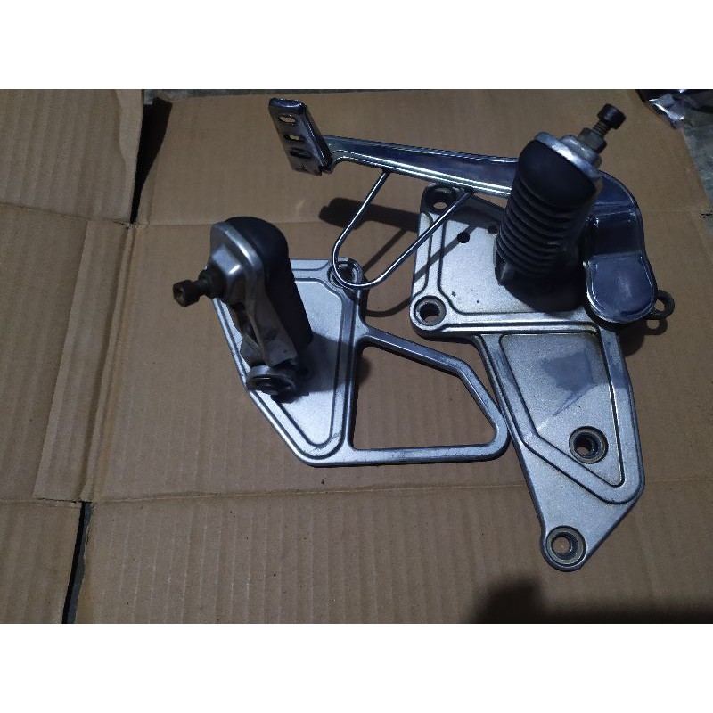 foot step dudukan step depan ninja r