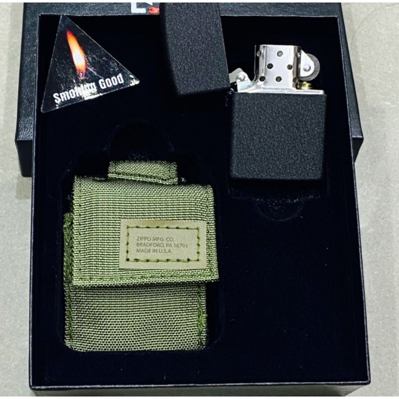 Original Zippo 49400 black crackle + Green Pouch