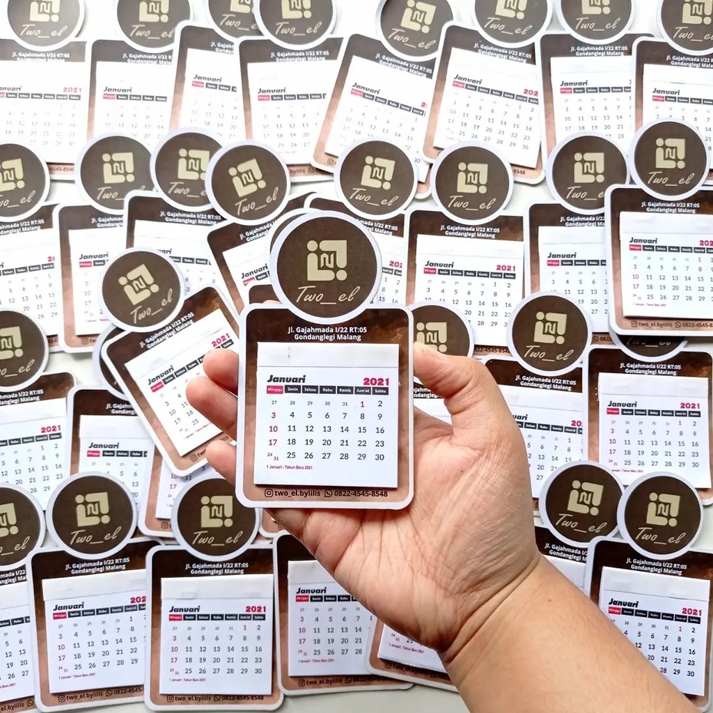

400 pcs Kalender Magnet Custom 2022 - bebas pilih foto logo atau nama brand dengan desain GRATIS - UNIK buat sovenir promosi bisnis dengan tanggal merah