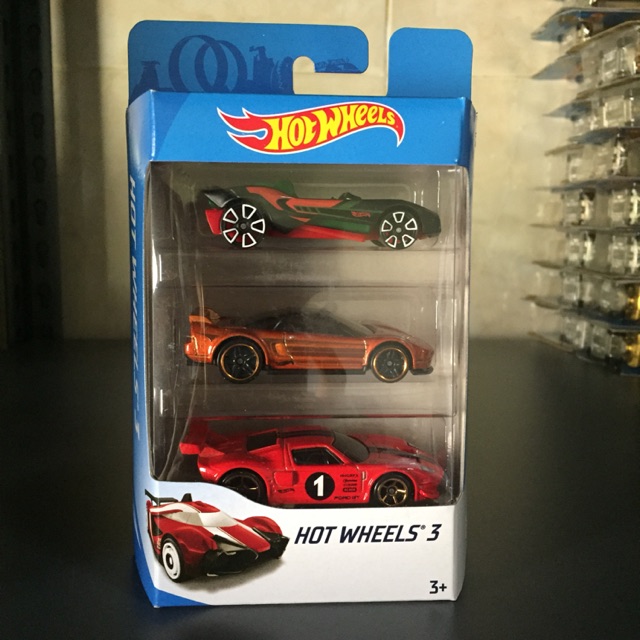 3 hot wheels