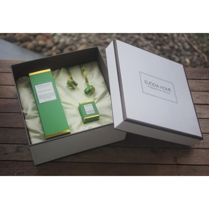 

Hampers Idul FItri | Fragrance Diffuser 100 ml & Travel Diffuser 5 ml