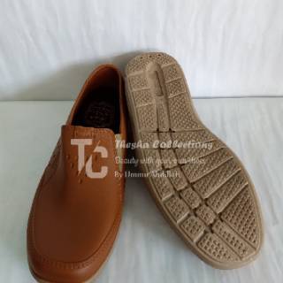  Sepatu  karet  pria  AWK 557 ukuran  40 43 merk ATT Shopee 