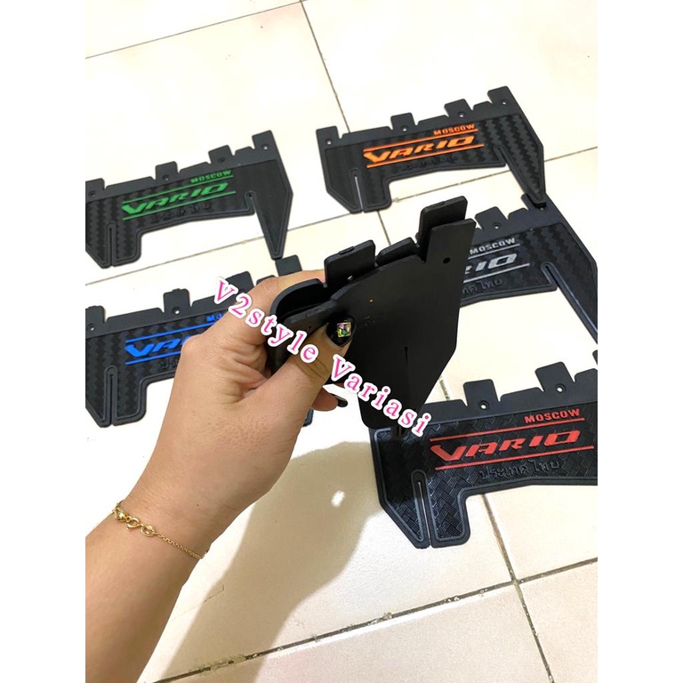 MUDFLAP HONDA VARIO KARET PENAHAN LUMPUR VARIO 125 150 FI LED KARPET PELINDUNG MESIN DINAMO ALAS TATAKAN SPAKBORN KOLONG KARBON TULISAN THAILAND CARBON THAILOOK TIKAR MOSCOW IMPORT DECKPAD VARIO NEW OLD VARIO LED ESP FI CBS  2014 2015 2016 2017 2018 2019