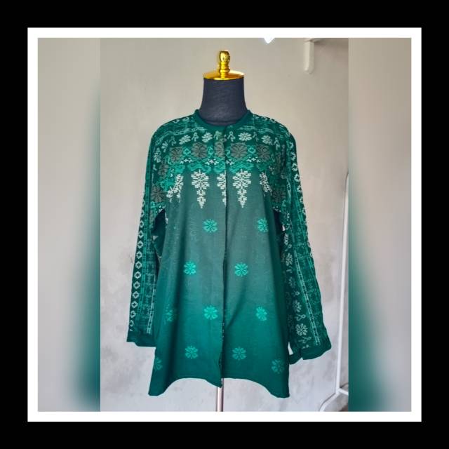 Sanjay Top Ria Miranda Lookalike