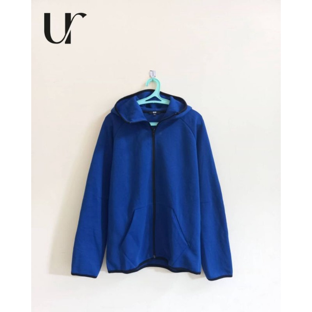 UNIQLO ZIP HOODIE SOFTSHELL JAKET THRIFTING SECOND