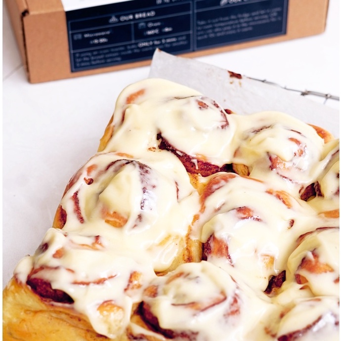 

Cinnamon Roll with cheese icing | no artificial flavor | no chemical softener or improver