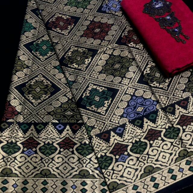 Kain batik bali prada primissima dan embos