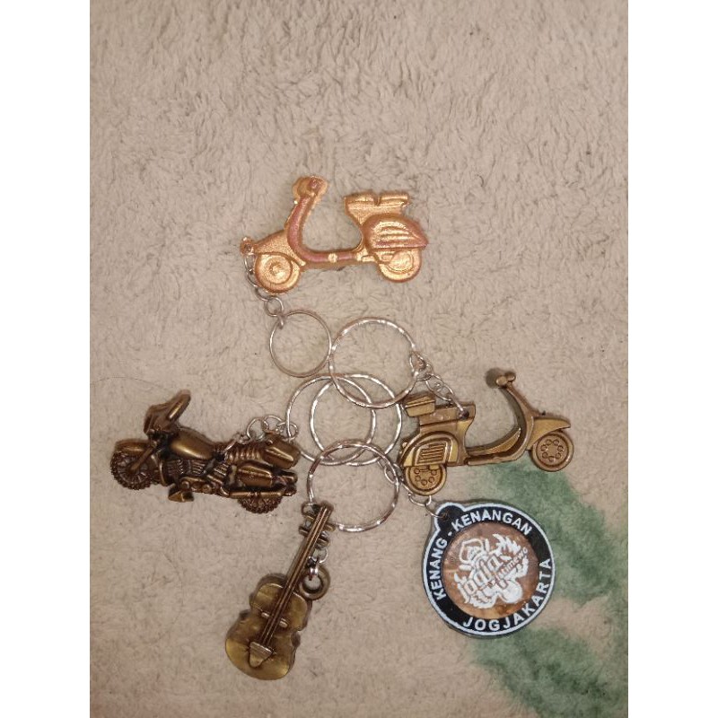 Gantungan Kunci Motor, Gitar dan Jogja