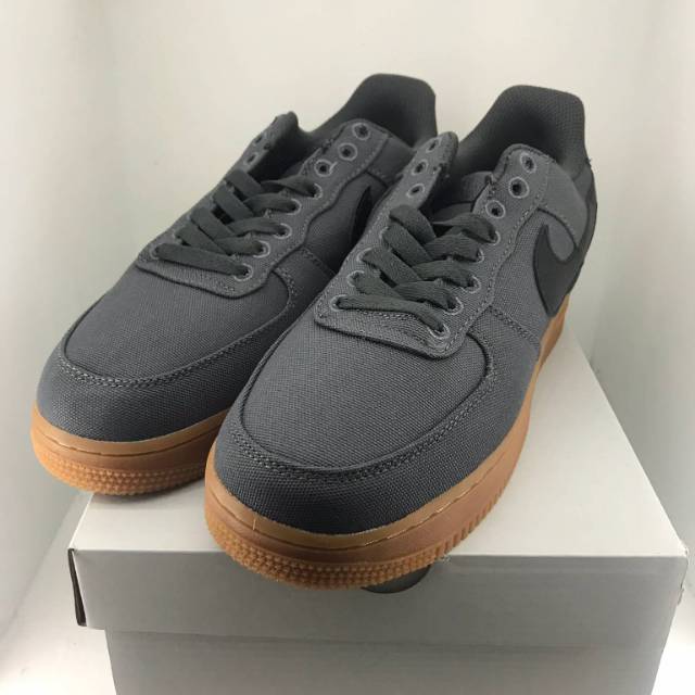 NIKE AIR FORCE 1 BLACK GUM