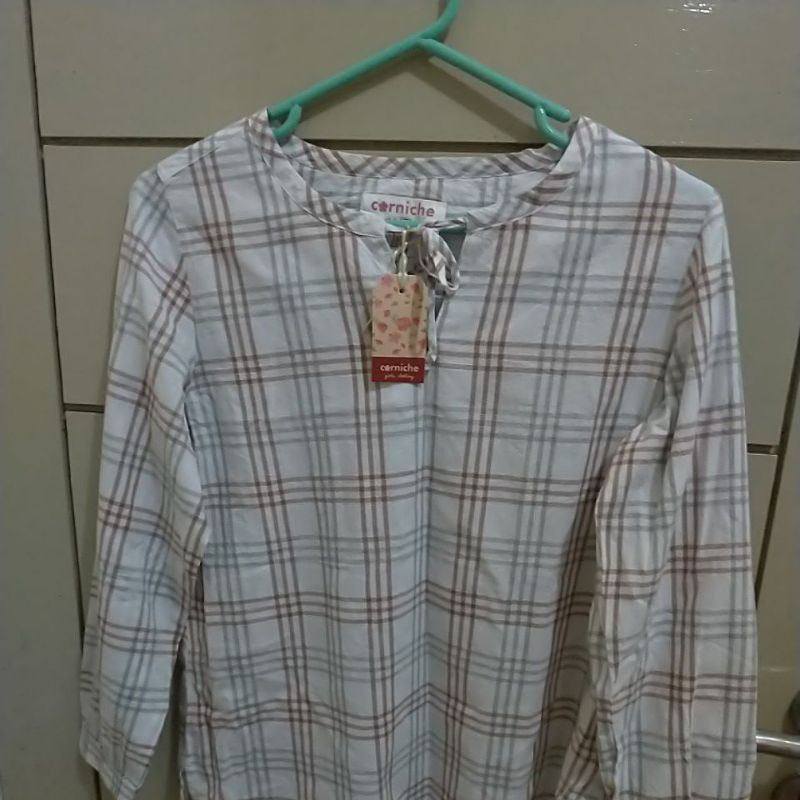 Blouse wanita Corniche Size M