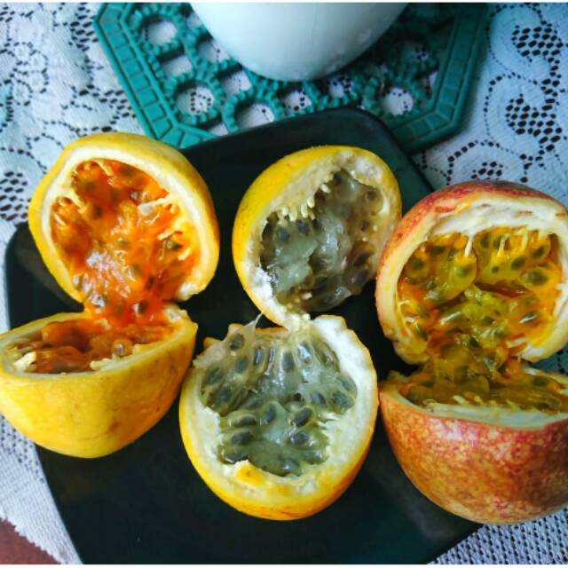 

BIJI MARKISA 3 jenis Merah/Ungu, Kuning , Orange masing2 isi 10 biji ( Bisa COD )