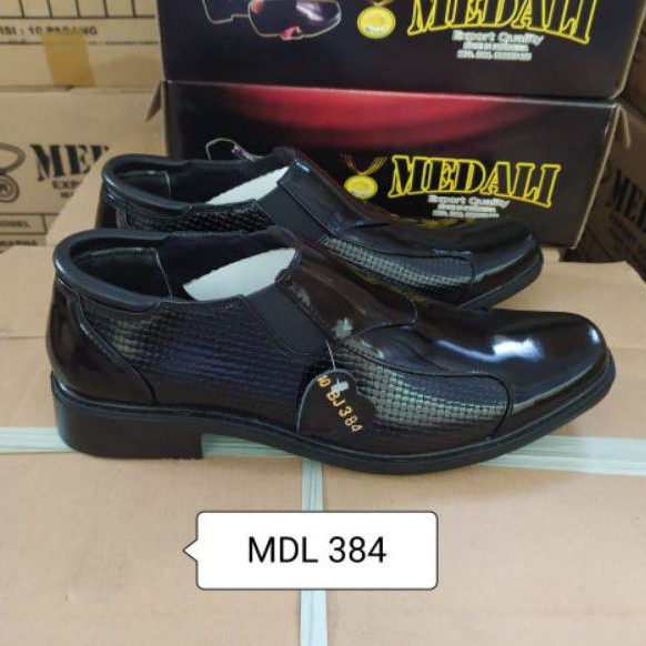 Sepatu Kulit pantofel pria sepatu kerja formal tampil lebih keren