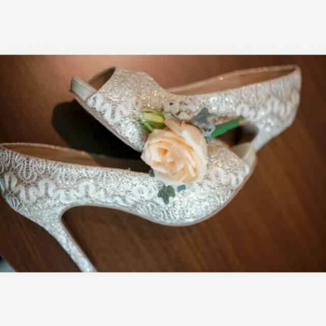 HEINAILS PRELOVED - Gold Party Shoes by Andre Valentino