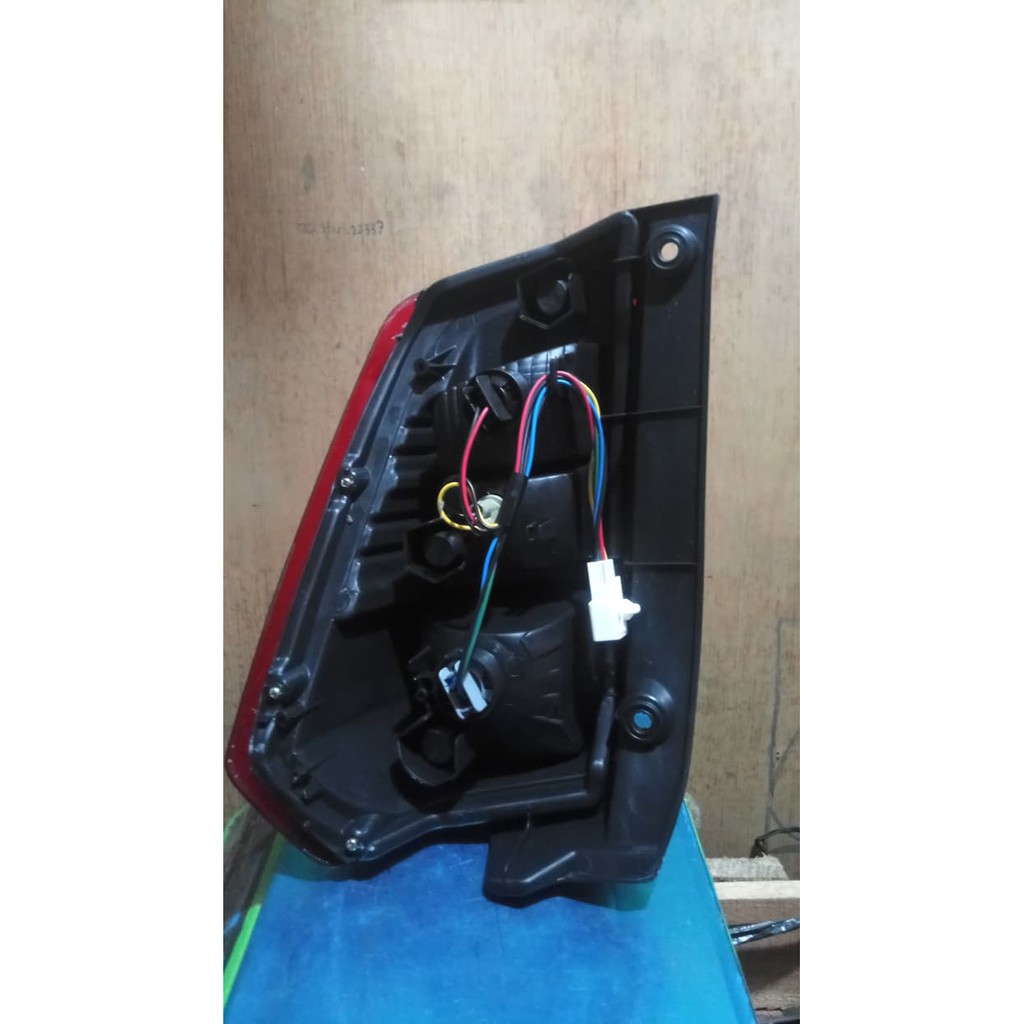 STOP ASSY LAMPU BELAKANG TOYOTA CAYLA