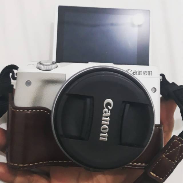 Camera mirrorless eosm3