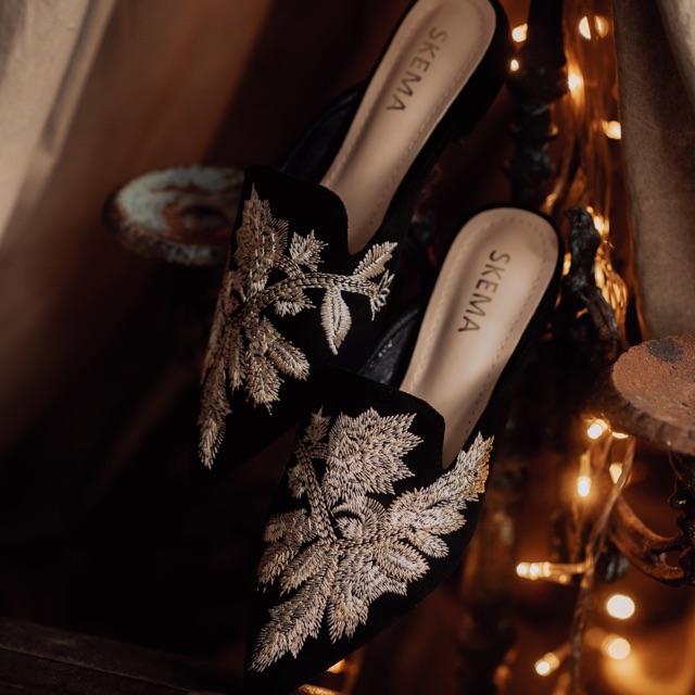 Flora Mules (Black)