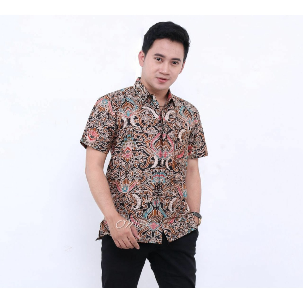 Kemeja Batik Pria Lengan Pendek BAhan Katun Motif Cirebonan