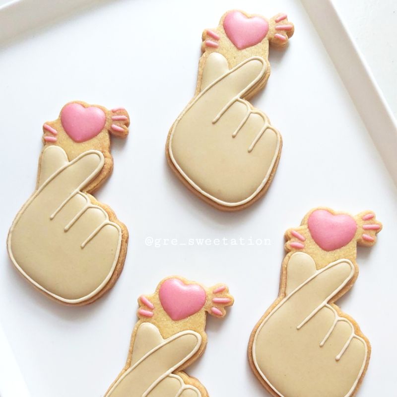 

Custom Royal Icing Cookies 7-8cm Satuan GRE Sweetation