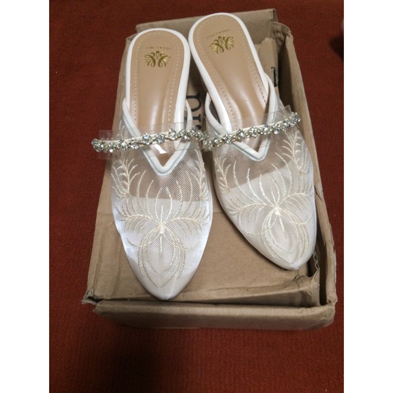 New irish heels local id