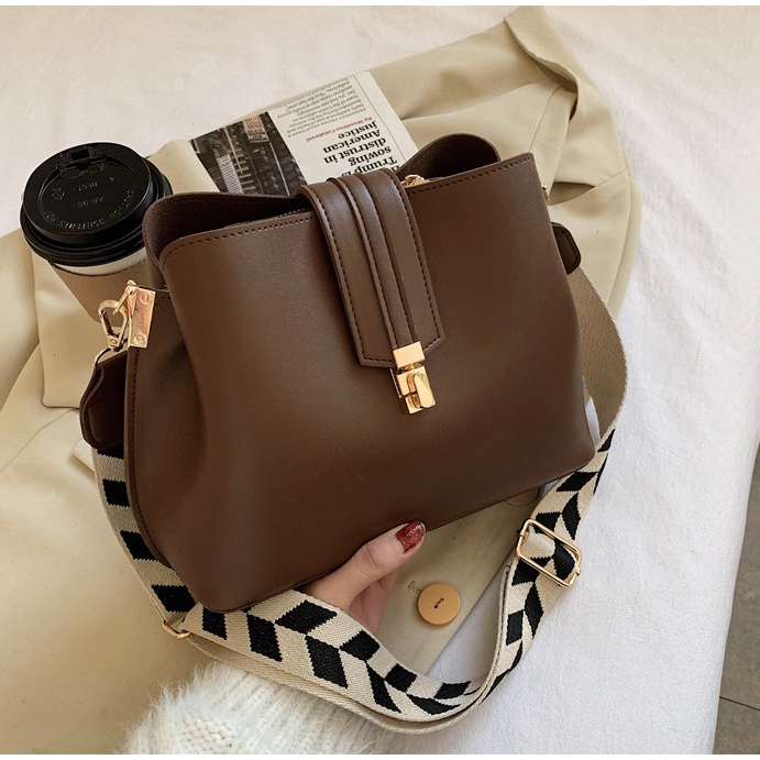 TFT AX200235 92893 AX893 T32 B2150 C0932 R6549 BQ3150 (2PC BISA 1KG) TAS SELEMPANG IMPORT BUCKET WANITA TERBARU TAS READY BLACK BROWN COFFEE