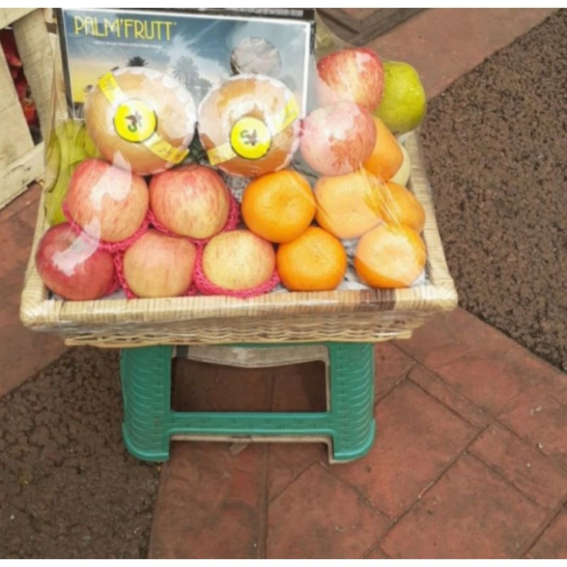 

Parcel Buah + Kurma Segar