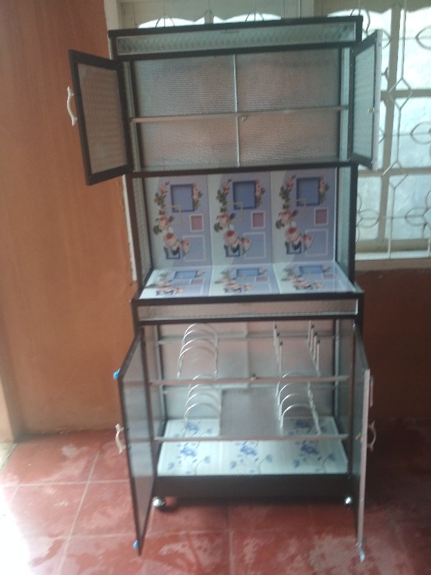 Rak Piring 2 Pintu Roda Kunci Tiang Besar + Dinding Samping Full Keramik (promo Harga)