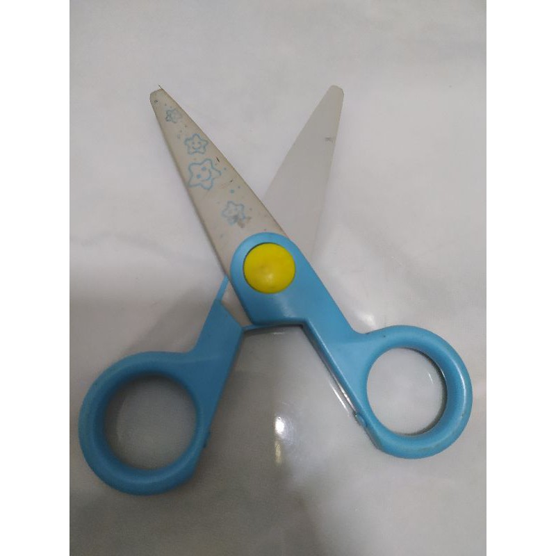 

Gunting kertas anak (Preloved) Merk Maped (Gramed)