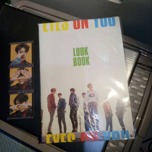 

GOT7 [Eyes on You] Look Book-Sticker-Photocard