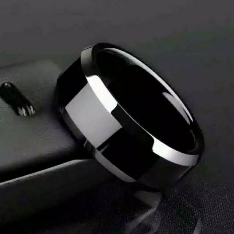 Cincin titanium pria full black cincin lebar 0.8cm , 0.31inch cincin berkilau cincin anti karat tidak luntur