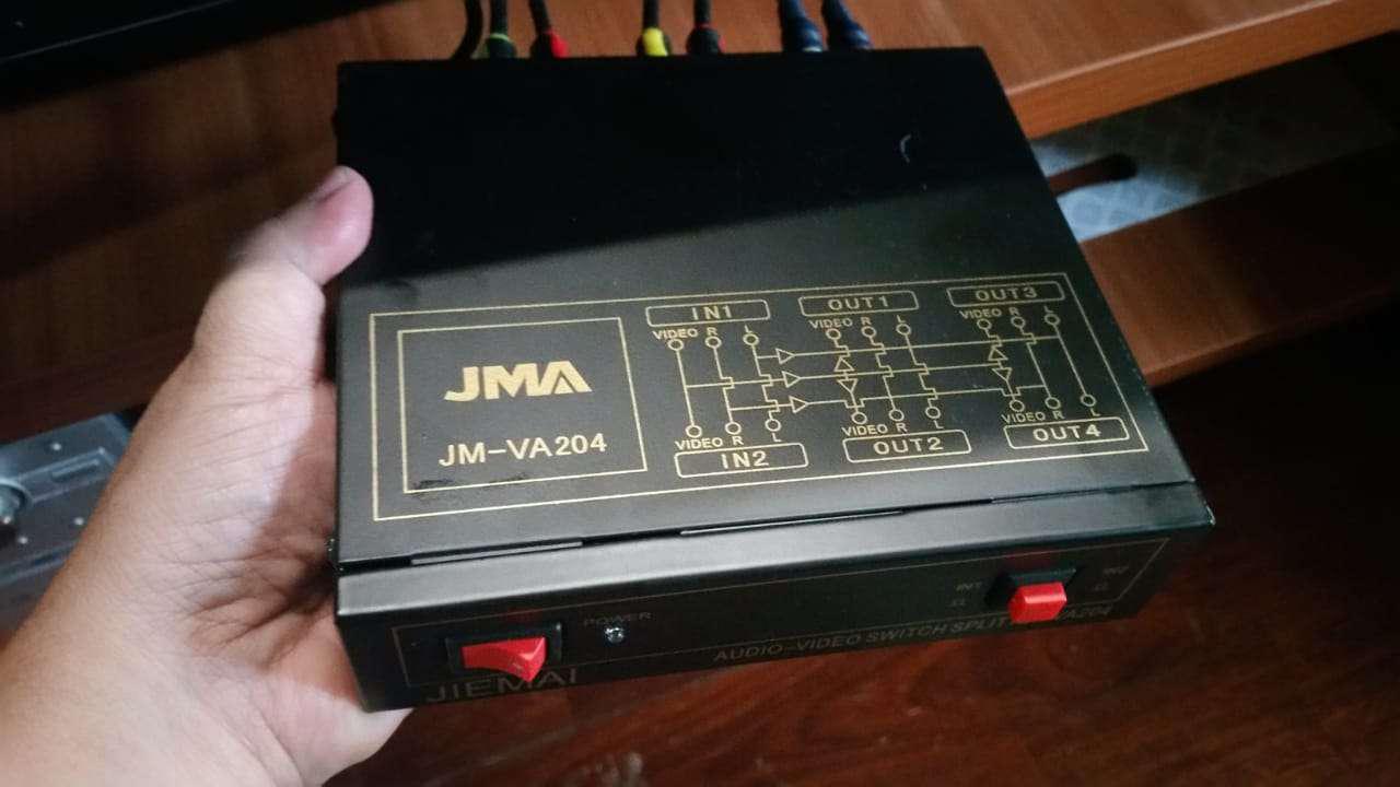 Splitter Rca Audio Video 2 Input Cabang 4 Output Load Port Av Selektor