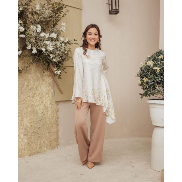 Preloved pesanan kak ria kiana blouse wearing klamby size M - L